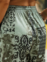 Loosen Fit Paisley Casual Shorts