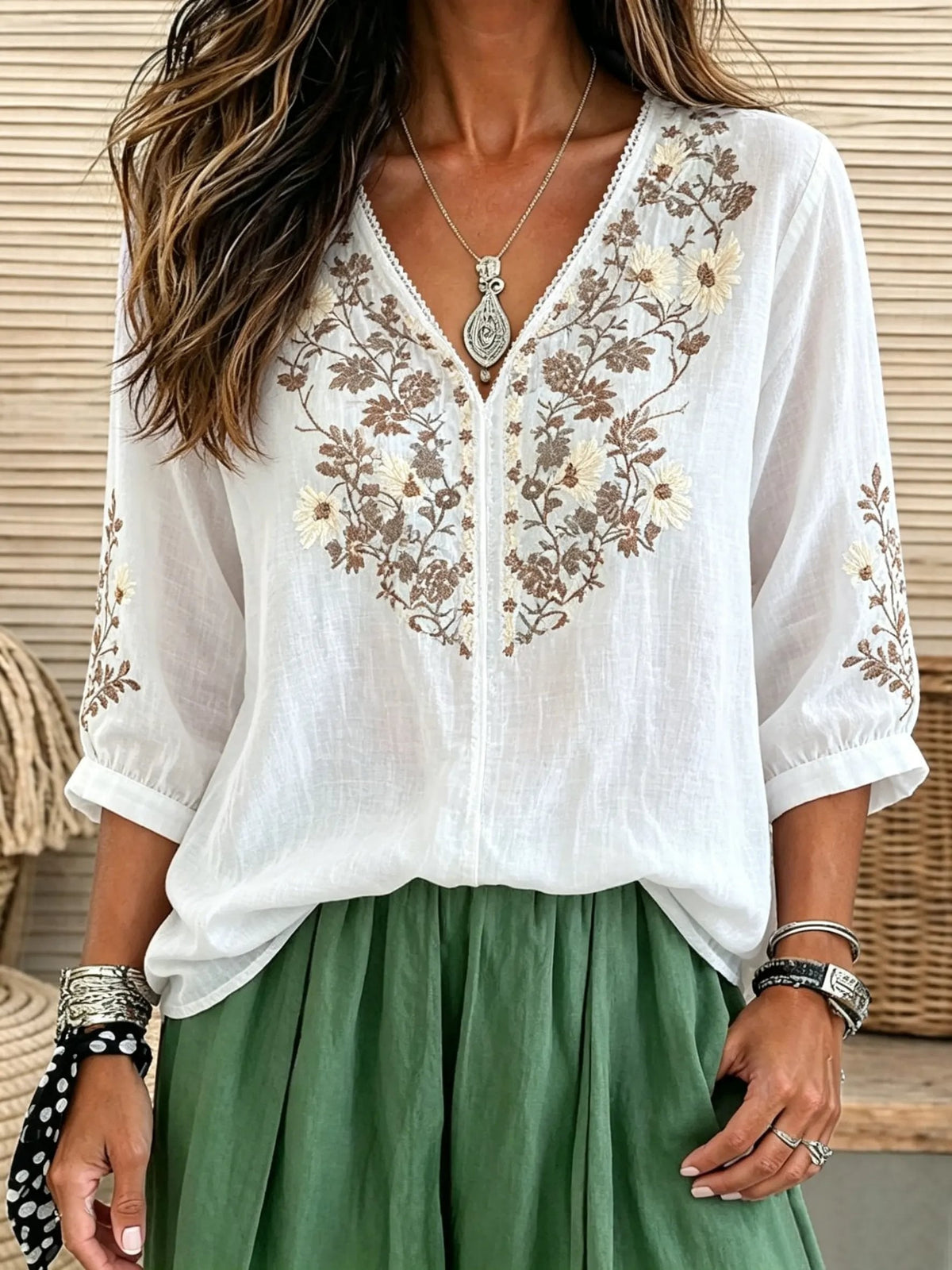 Women's Solid Color Floral Lace Trim V-Neck 3/4 Sleeve Top